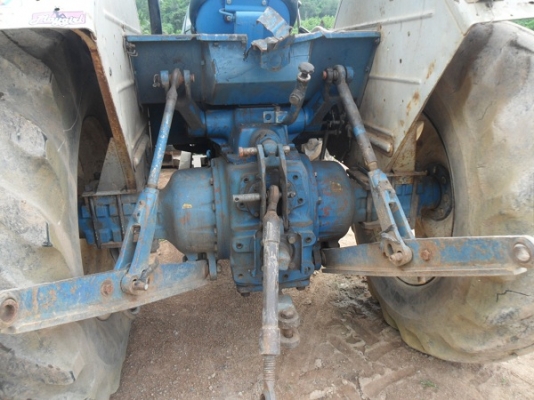 ขายแล้ว ขอบคุณเสี่ยกร บ้านส้มโอ  รถไถฟอร์ด6640คาราโร่ 5น๊อต เครื่องดี เกียร์/ท้ายดี  แต่สีไม่สวย ดันหน้า/หาง7 ตามสภาพ