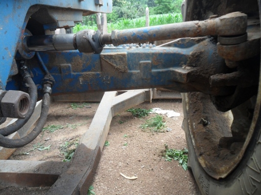 ขายแล้ว ขอบคุณเสี่ยกร บ้านส้มโอ  รถไถฟอร์ด6640คาราโร่ 5น๊อต เครื่องดี เกียร์/ท้ายดี  แต่สีไม่สวย ดันหน้า/หาง7 ตามสภาพ