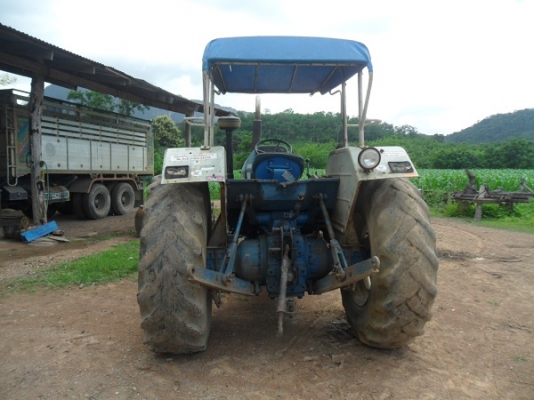 ขายแล้ว ขอบคุณเสี่ยกร บ้านส้มโอ  รถไถฟอร์ด6640คาราโร่ 5น๊อต เครื่องดี เกียร์/ท้ายดี  แต่สีไม่สวย ดันหน้า/หาง7 ตามสภาพ