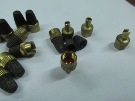 จุ๊บลมทองเหลือง ใส่รถCสวยๆ คู่ละ 150 บาท จุ๊บลมทองเหลือง ใส่รถCสวยๆ คู่ละ 150 บาท