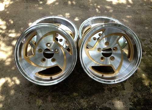 ขายล้อขอบ 14x6 ET-27 5/114.3 ลายแนวเรโทร ก้านแอ่น ออฟลึก สภาพสวยๆ ครับ