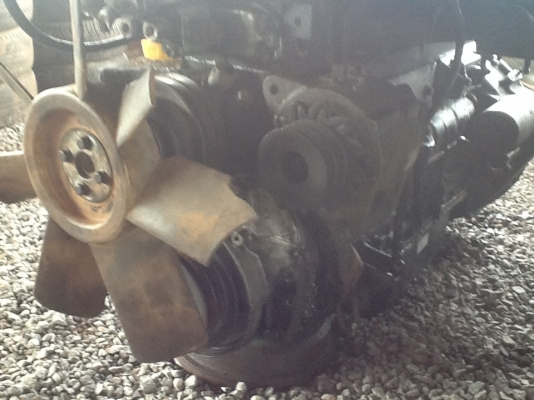 ขายด่วน เครื่อง6BD1 165hp ใช้งานได้ดีไม่มีใบคลุมครับ