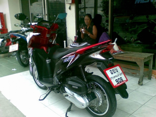 ขายถูก Click 125 i รุ่นใหม่ล่าสุด ปี 2555 รถสวยๆ ขายถูก Click 125 i รุ่นใหม่ล่าสุด ปี 2555 รถสวยๆ