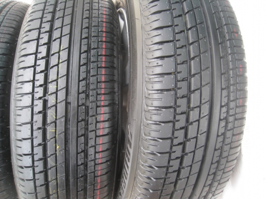 ขายล้อแม็ก Honda city ป้ายแดง 15'x5.5" et45 4รู100 + ยางปี13  สนใจติดต่อ เล็กคลองสามครับ (081-3747940)