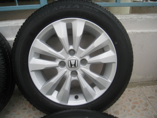 ขายล้อแม็ก Honda city ป้ายแดง 15'x5.5" et45 4รู100 + ยางปี13  สนใจติดต่อ เล็กคลองสามครับ (081-3747940)