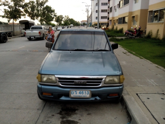 ขายด่วน ขายถูกครับ อีซูซุ สี่ประตูแวน ใช้งานดีมาก