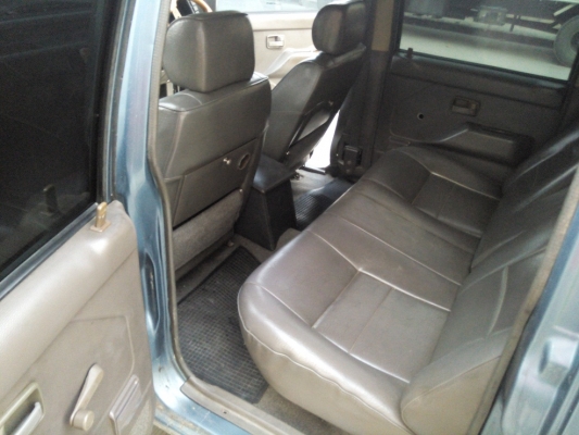 ขายด่วน ขายถูกครับ อีซูซุ สี่ประตูแวน ใช้งานดีมาก