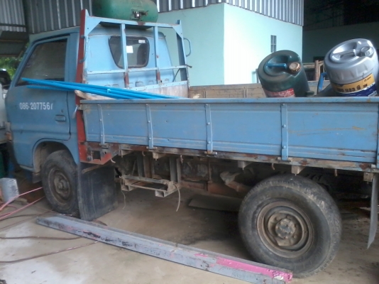 รถ 4 ล้อกลาง อีซูซุ