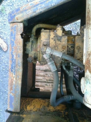 รถแบคโฮ ยี่ห้อ KOMATSU PC60 รุ่น5