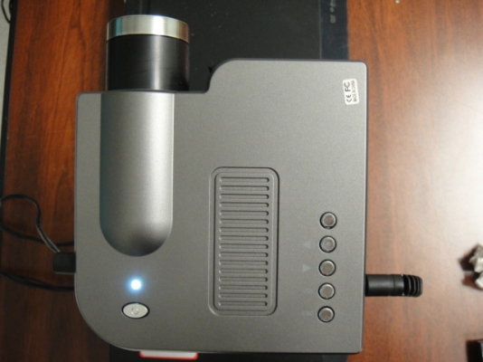 เครื่องฉายโปรเจคเตอร์ขนาดเล็กหลอดภาพ LED ราคาถูก