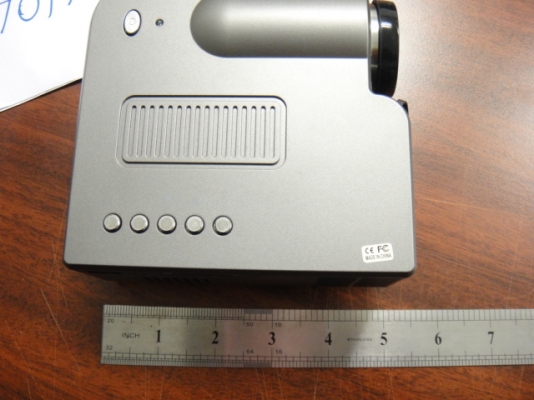 เครื่องฉายโปรเจคเตอร์ขนาดเล็กหลอดภาพ LED ราคาถูก