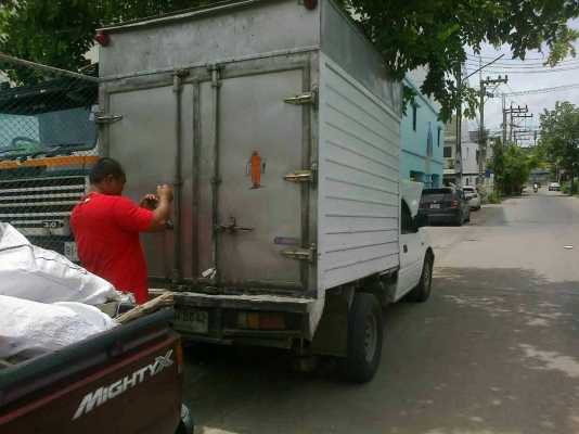 ***ขายแล้วครับขอบคุณ Truck2hand ขายกระบะบรรทุกตู้เย็น ISUZU SPARK EX 2.5 TURBO DRAGONEYE ปี41/98 เครื่อง2.5เทอโบแห้งดีแรง ประหยัด ช่วงล่างแน่นดีคัสซีสวยเดิม หน้าเดิมๆสีดีภายในสวยคอนโซลครบ พ.พาวเวอร์ ล้อแม็กคู่หน้า พร้อมตู้เย็น ขนของทะเล หรือขนน้ำแข็ง แต่ต