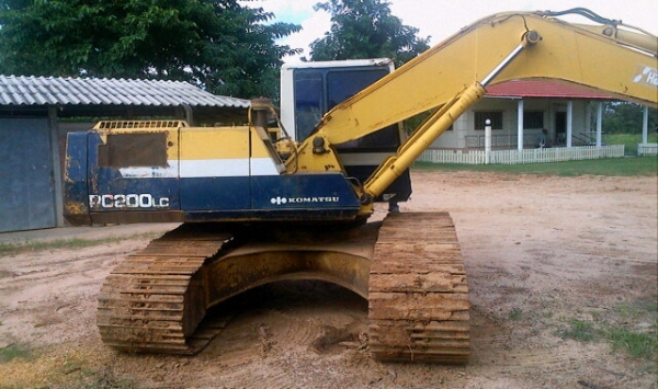 ขายKOMATSU PC 200-5LC สภาพสวยพร้อมใช้ ราคาต่อรองได้ ติดต่อได้ทีคุณ อ๊อฟ พิจิตร 086-737-9991 ขายKOMATSU PC 200-5LC สภาพสวยพร้อมใช้ ราคาต่อรองได้ ติดต่อได้ทีคุณ อ๊อฟ พิจิตร 086-737-9991
