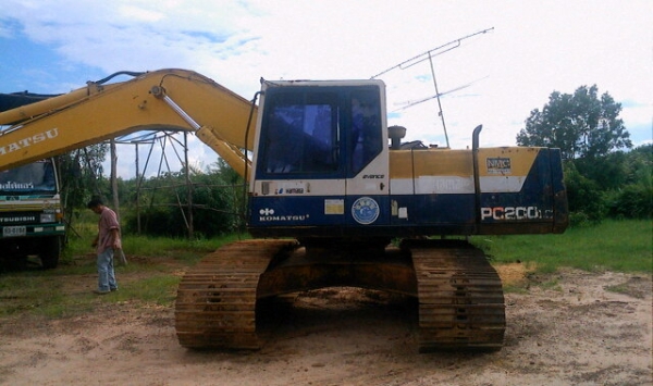 ขายKOMATSU PC 200-5LC สภาพสวยพร้อมใช้ ราคาต่อรองได้ ติดต่อได้ทีคุณ อ๊อฟ พิจิตร 086-737-9991 ขายKOMATSU PC 200-5LC สภาพสวยพร้อมใช้ ราคาต่อรองได้ ติดต่อได้ทีคุณ อ๊อฟ พิจิตร 086-737-9991