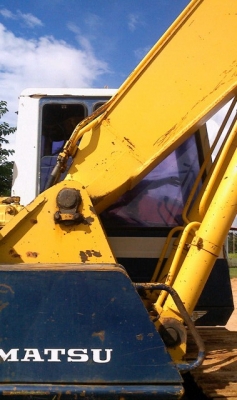 ขายKOMATSU PC 200-5LC สภาพสวยพร้อมใช้ ราคาต่อรองได้ ติดต่อได้ทีคุณ อ๊อฟ พิจิตร 086-737-9991 ขายKOMATSU PC 200-5LC สภาพสวยพร้อมใช้ ราคาต่อรองได้ ติดต่อได้ทีคุณ อ๊อฟ พิจิตร 086-737-9991