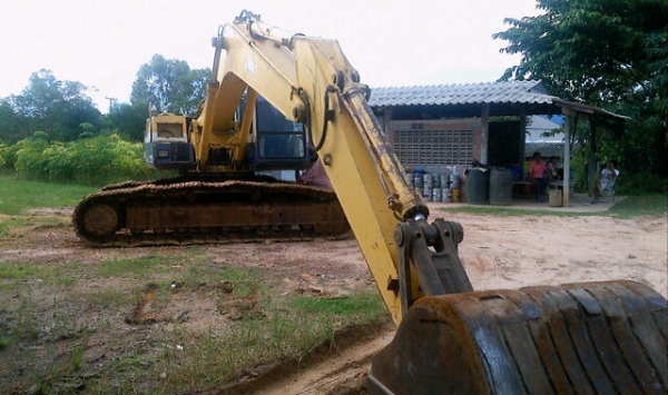 ขายKOMATSU PC 200-5LC สภาพสวยพร้อมใช้ ราคาต่อรองได้ ติดต่อได้ทีคุณ อ๊อฟ พิจิตร 086-737-9991 ขายKOMATSU PC 200-5LC สภาพสวยพร้อมใช้ ราคาต่อรองได้ ติดต่อได้ทีคุณ อ๊อฟ พิจิตร 086-737-9991