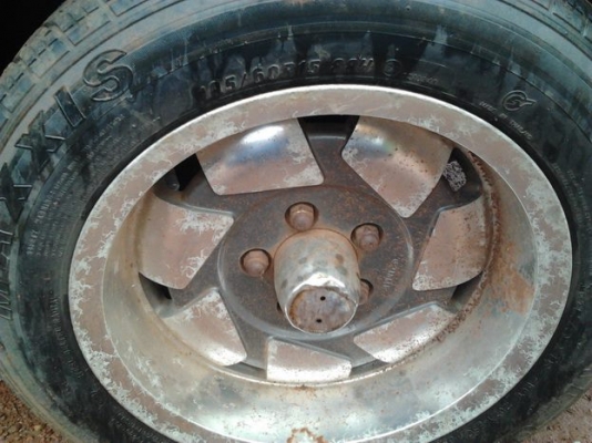 ขาย รถเก่าเก็บ คลาสสิค TOYOTA CROWN MS85 เครื่องใหม่ วางเครื่องดีเซล 2400 2LHERO(ลงเล่ม) แน่นแรง สีสวยมีแตกนิดๆบางจุด ภายในสวยคอนโซลครบ แอร์(ต้องเช็ค) ยางดี ล้อแม็กขอบ15" ปั้นนิดๆหน่อยๆ แจ่ม เท  เรโทรคาร์  พร้อมใช้งาน เอกสารครบ ราคาต่อรองได้เด้อ พี่น