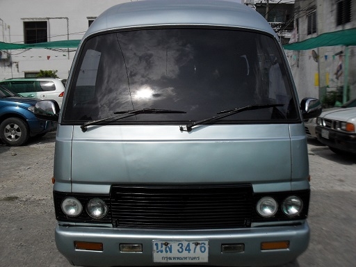 nissan uvan 2700 cc โบราณ 2527