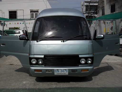 nissan uvan 2700 cc โบราณ 2527