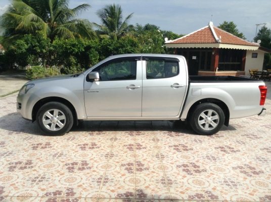 ขายครับ isuzu all new dmax ปี 13 cab4 2.5ddi