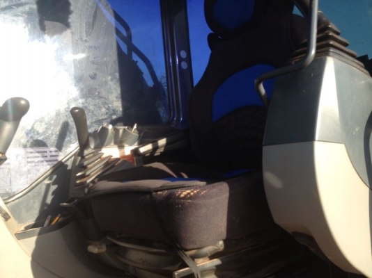 รถแบคโฮ KOBELCO  YN - 11   รถทำงาน 1x,xxx ซม.  สนใจติดต่อ 081 - 6079515