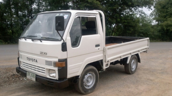 TOYOTA YH80 สี่ล้อกลาง ทะเบียนไม่ติดเวลา