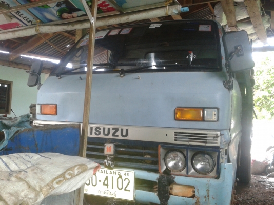 ขาย 6 ล้อ isuzu 85 แรง. เครื่องฟิตมาใหม่ แรง แน่น คัซซีสวย พร้อมโอน พร้อมใช้....