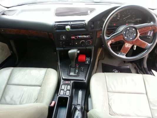 BMW 520 IA E34 เครื่องเจ เบาะไฟฟ้าคู่หน้า แก๊สLPGลงเล่ม