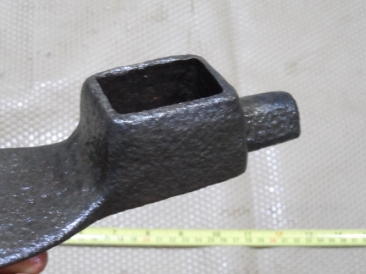 จอบหงอนเก่า(งานยุโรป)