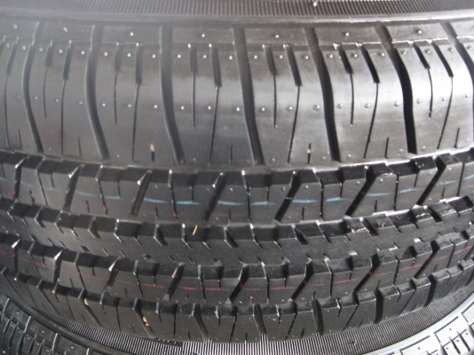 ขายด่วน!!! MAXXIS 760 235/70R15 ปี 2012  เพิ่งซื้อได้เดือนเดียว  พร้อมแม็ก 4x4 พร้อมลุย ขาย 12,000  ครับต่อรองได้จ้าา