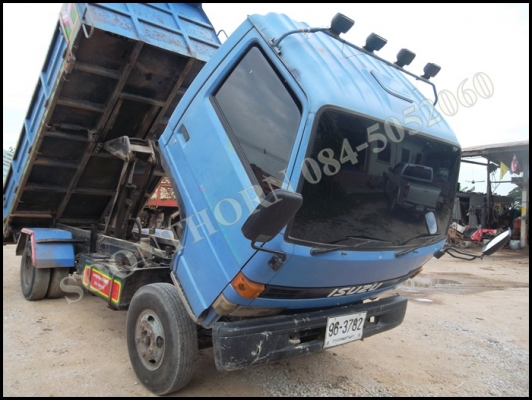 ขายด่วน รถบรรทุก 6 ล้อดั้ม ISUZU NPR66  120 แรง รถสภาพเดิมๆ สวยพร้อมใช้งาน ราคาสุดคุ้ม