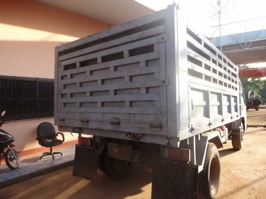 ขายรถบรรทุก 6ล้อดัมพ์ ISUZU NPR 120แรงม้าฝาขาว