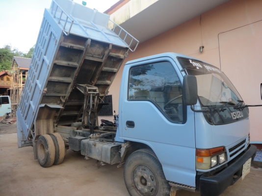 ขายรถบรรทุก 6ล้อดัมพ์ ISUZU NPR 120แรงม้าฝาขาว