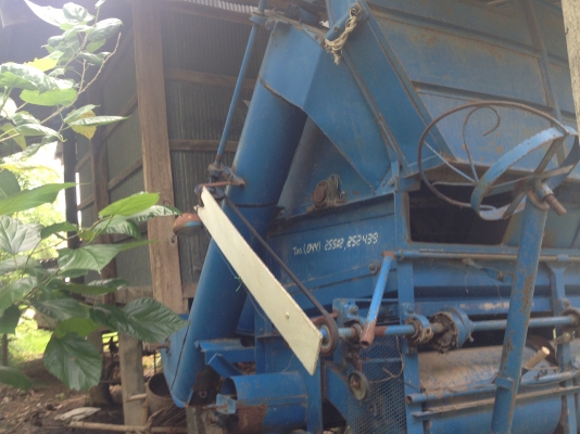 ขายรถไถ FORD- 6600 - 1 เพลา มีภาพวีดีโอ แถมฟรีตู้นวดข้าวเกษตรพัฒนา พวงรถไถ ตู้4ฟตปี38 หมายเลขเครื่อง T3-D5NN เครื่องดี หมายเลขเกียร์ D9NN หมายเลขท้ายเบาะ D6NN อุปกรณ์มี ใบมีดดันหน้า ผาน 7 สภาพพร้อมใช้งานได้เลย เอกสารเล่มทะเบียน สนใจติดต่อ คุณ ชัยยา สตึก โ