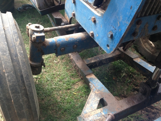 ขายรถไถ FORD- 6600 - 1 เพลา มีภาพวีดีโอ แถมฟรีตู้นวดข้าวเกษตรพัฒนา พวงรถไถ ตู้4ฟตปี38 หมายเลขเครื่อง T3-D5NN เครื่องดี หมายเลขเกียร์ D9NN หมายเลขท้ายเบาะ D6NN อุปกรณ์มี ใบมีดดันหน้า ผาน 7 สภาพพร้อมใช้งานได้เลย เอกสารเล่มทะเบียน สนใจติดต่อ คุณ ชัยยา สตึก โ