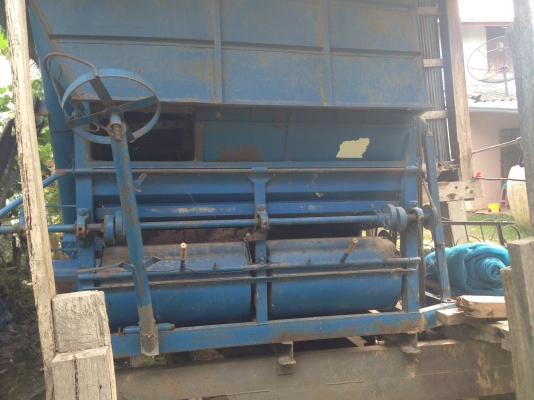 ขายรถไถ FORD- 6600 - 1 เพลา มีภาพวีดีโอ แถมฟรีตู้นวดข้าวเกษตรพัฒนา พวงรถไถ ตู้4ฟตปี38 หมายเลขเครื่อง T3-D5NN เครื่องดี หมายเลขเกียร์ D9NN หมายเลขท้ายเบาะ D6NN อุปกรณ์มี ใบมีดดันหน้า ผาน 7 สภาพพร้อมใช้งานได้เลย เอกสารเล่มทะเบียน สนใจติดต่อ คุณ ชัยยา สตึก โ