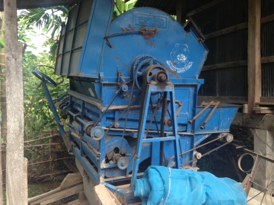 ขายรถไถ FORD- 6600 - 1 เพลา มีภาพวีดีโอ แถมฟรีตู้นวดข้าวเกษตรพัฒนา พวงรถไถ ตู้4ฟตปี38 หมายเลขเครื่อง T3-D5NN เครื่องดี หมายเลขเกียร์ D9NN หมายเลขท้ายเบาะ D6NN อุปกรณ์มี ใบมีดดันหน้า ผาน 7 สภาพพร้อมใช้งานได้เลย เอกสารเล่มทะเบียน สนใจติดต่อ คุณ ชัยยา สตึก โ