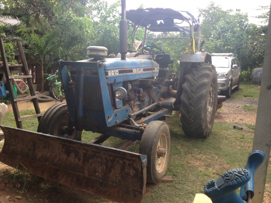 ขายรถไถ FORD- 6600 - 1 เพลา มีภาพวีดีโอ แถมฟรีตู้นวดข้าวเกษตรพัฒนา พวงรถไถ ตู้4ฟตปี38 หมายเลขเครื่อง T3-D5NN เครื่องดี หมายเลขเกียร์ D9NN หมายเลขท้ายเบาะ D6NN อุปกรณ์มี ใบมีดดันหน้า ผาน 7 สภาพพร้อมใช้งานได้เลย เอกสารเล่มทะเบียน สนใจติดต่อ คุณ ชัยยา สตึก โ