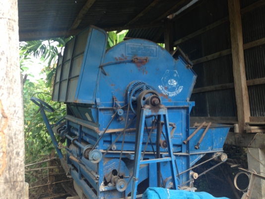 ขายรถไถ FORD- 6600 - 1 เพลา มีภาพวีดีโอ แถมฟรีตู้นวดข้าวเกษตรพัฒนา พวงรถไถ ตู้4ฟตปี38 หมายเลขเครื่อง T3-D5NN เครื่องดี หมายเลขเกียร์ D9NN หมายเลขท้ายเบาะ D6NN อุปกรณ์มี ใบมีดดันหน้า ผาน 7 สภาพพร้อมใช้งานได้เลย เอกสารเล่มทะเบียน สนใจติดต่อ คุณ ชัยยา สตึก โ