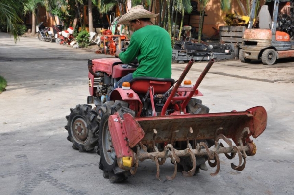 ขายรถไถ SATOH SU1140 ขับ4ล้อ พร้อมโรตารี่พรวนดินครบชุด สภาพสวยเดิมจากญี่ปุ่นยังไม่เคยใช้ในไทย 58,000เท่านั้น!!