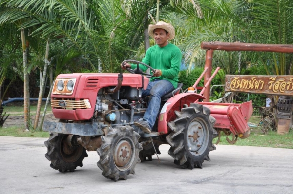 ขายรถไถ SATOH SU1140 ขับ4ล้อ พร้อมโรตารี่พรวนดินครบชุด สภาพสวยเดิมจากญี่ปุ่นยังไม่เคยใช้ในไทย 58,000เท่านั้น!!