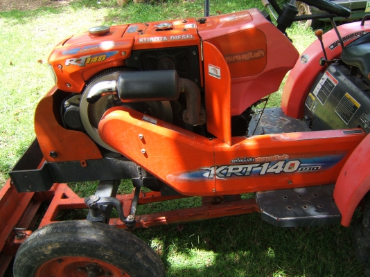 คูโบค้า KRT 140 นั่งขับ PTO พร้อมใบดันดินและผาน3 คูโบค้า KRT 140 นั่งขับ PTO พร้อมใบดันดินและผาน3