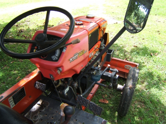 คูโบค้า KRT 140 นั่งขับ PTO พร้อมใบดันดินและผาน3 คูโบค้า KRT 140 นั่งขับ PTO พร้อมใบดันดินและผาน3