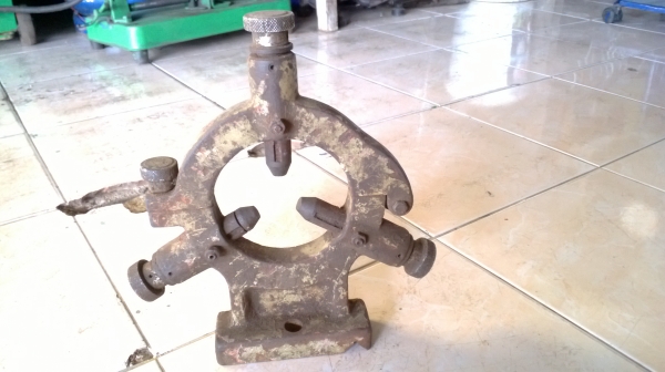 4 จับ 6 นิ้ว หน้าแปลน และ 3 ขา ขายยกชุด 5,000 ด่วน!!!!