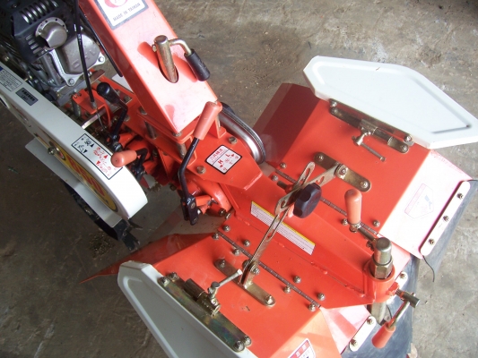 รถพรวนดินนีจีโน่ รุ่น650 รถพรวนดินนีจีโน่ รุ่น650