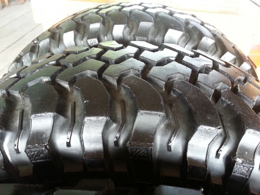 ขายยาง  bf mud 265/75/16    7500    เอาไว้ลุยสวน   ยางปี05ดอกเชนกว่าทุกเส้นสภาพดี   ตามรูป  ส่งทั่วไทย