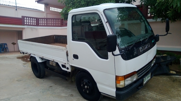 ขายรถที่บ้านพร้อมใช้ ทะเบียนครบ พร้อมโอน ปี05 ป้ายเล็กไม่ติดเวลา เครื่อง 4HG1  LPG แท้ๆ โรงงานแน่นๆ 135 แรงม้าเกียใหญ่คัทซี  NKR 71 E หกล้อใหญ่บึ้กๆ สวยทั้งเส้น