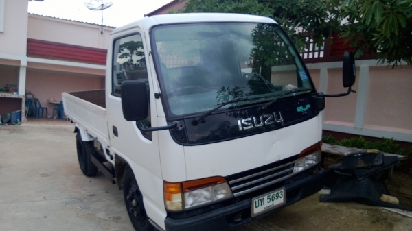 ขายรถที่บ้านพร้อมใช้ ทะเบียนครบ พร้อมโอน ปี05 ป้ายเล็กไม่ติดเวลา เครื่อง 4HG1  LPG แท้ๆ โรงงานแน่นๆ 135 แรงม้าเกียใหญ่คัทซี  NKR 71 E หกล้อใหญ่บึ้กๆ สวยทั้งเส้น