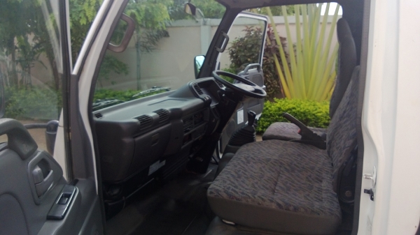 ขายรถที่บ้านพร้อมใช้ ทะเบียนครบ พร้อมโอน ปี05 ป้ายเล็กไม่ติดเวลา เครื่อง 4HG1  LPG แท้ๆ โรงงานแน่นๆ 135 แรงม้าเกียใหญ่คัทซี  NKR 71 E หกล้อใหญ่บึ้กๆ สวยทั้งเส้น