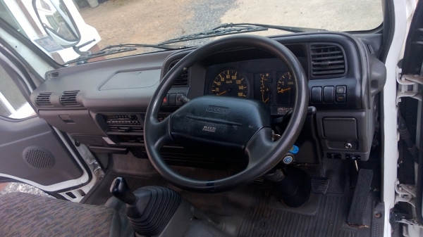 ขายรถที่บ้านพร้อมใช้ ทะเบียนครบ พร้อมโอน ปี05 ป้ายเล็กไม่ติดเวลา เครื่อง 4HG1  LPG แท้ๆ โรงงานแน่นๆ 135 แรงม้าเกียใหญ่คัทซี  NKR 71 E หกล้อใหญ่บึ้กๆ สวยทั้งเส้น